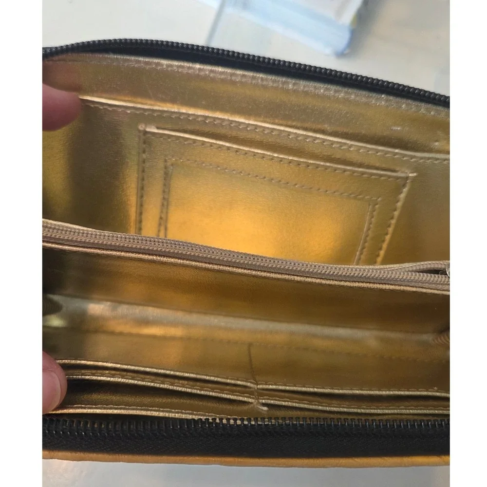 Steve Madden Zip Around Wallet Tan Pebble Leather‎ Gold Interior